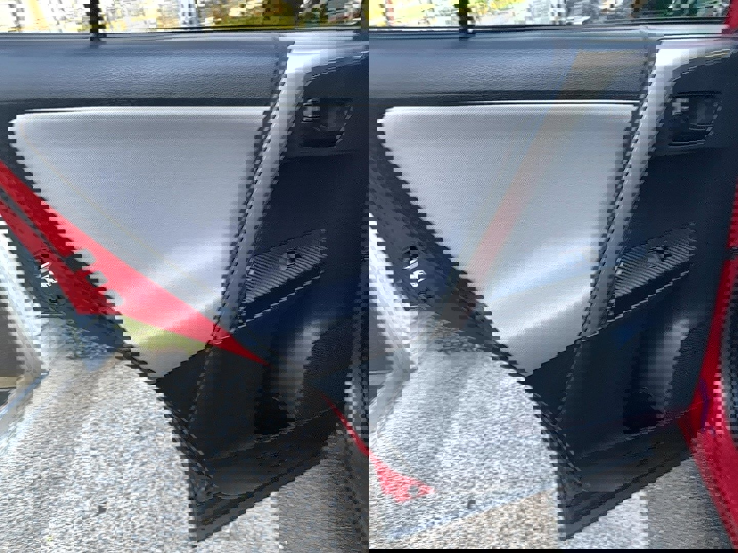 Used 2014 Toyota RAV4 LE image 14