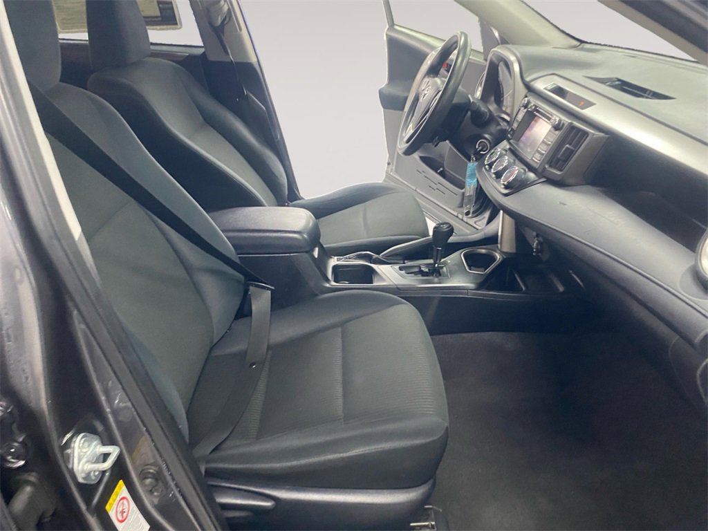 Used 2016 Toyota RAV4 LE image 15