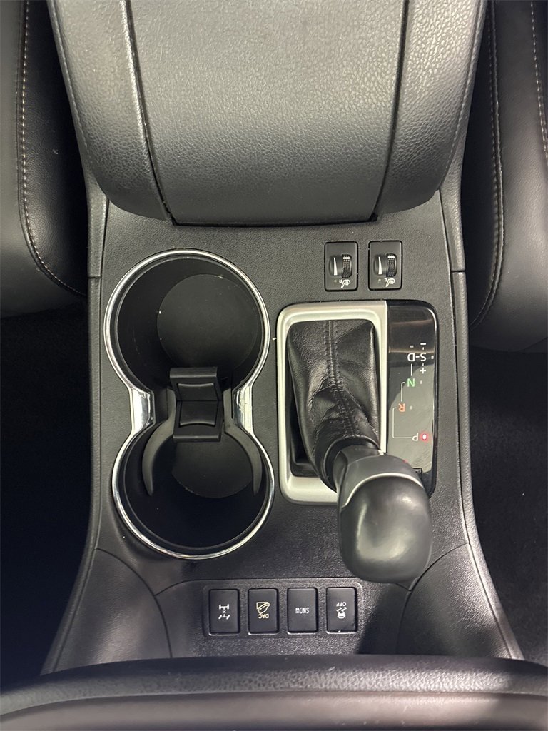Used 2019 Toyota Highlander XLE image 24