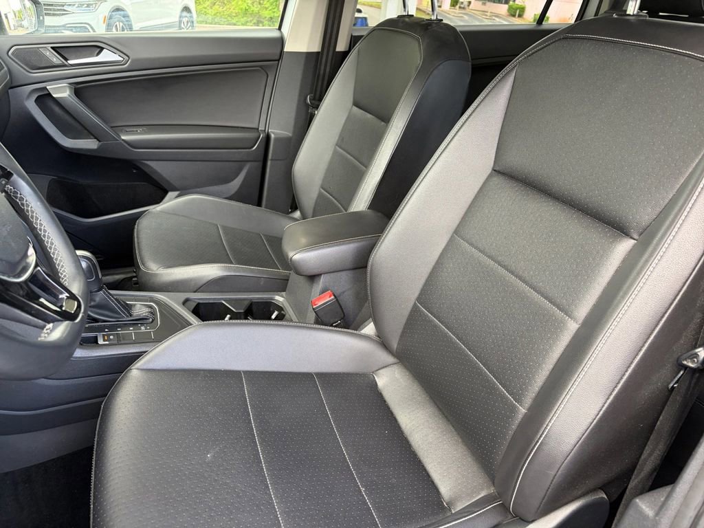 Certified 2021 Volkswagen Tiguan SE FWD image 16