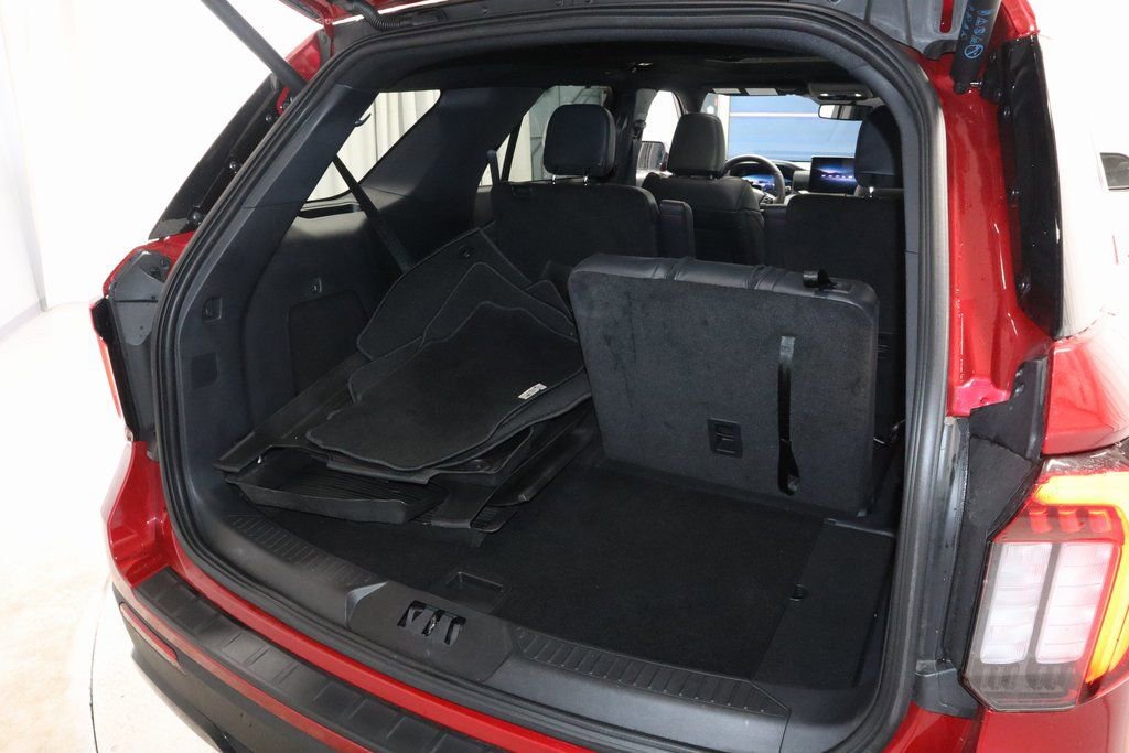 Certified 2025 Ford Explorer ST-Line w/ Premium Package image 20