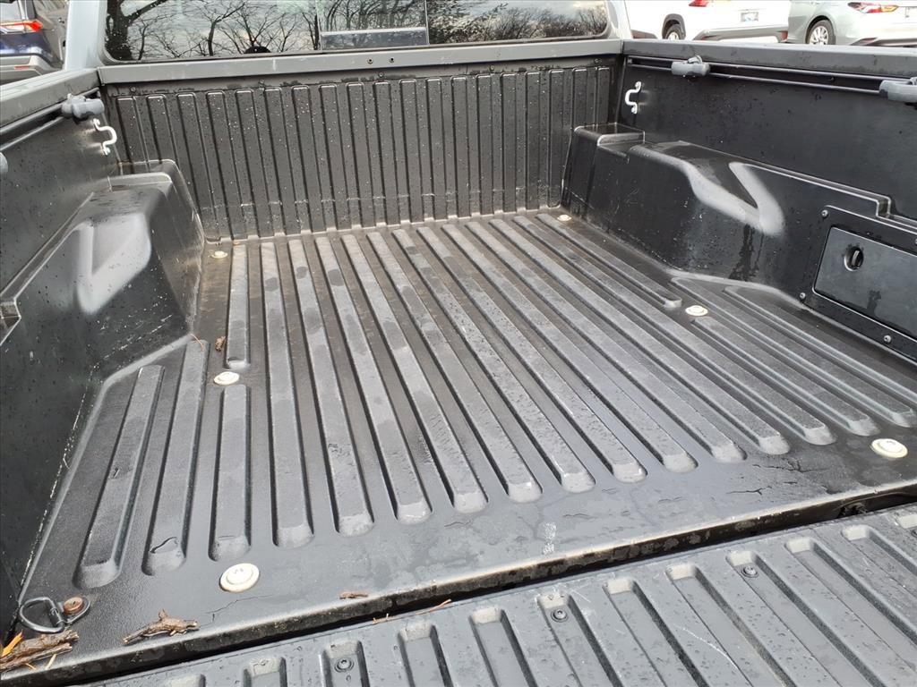 Certified 2022 Toyota Tacoma SR5 AWD/4WD image 12