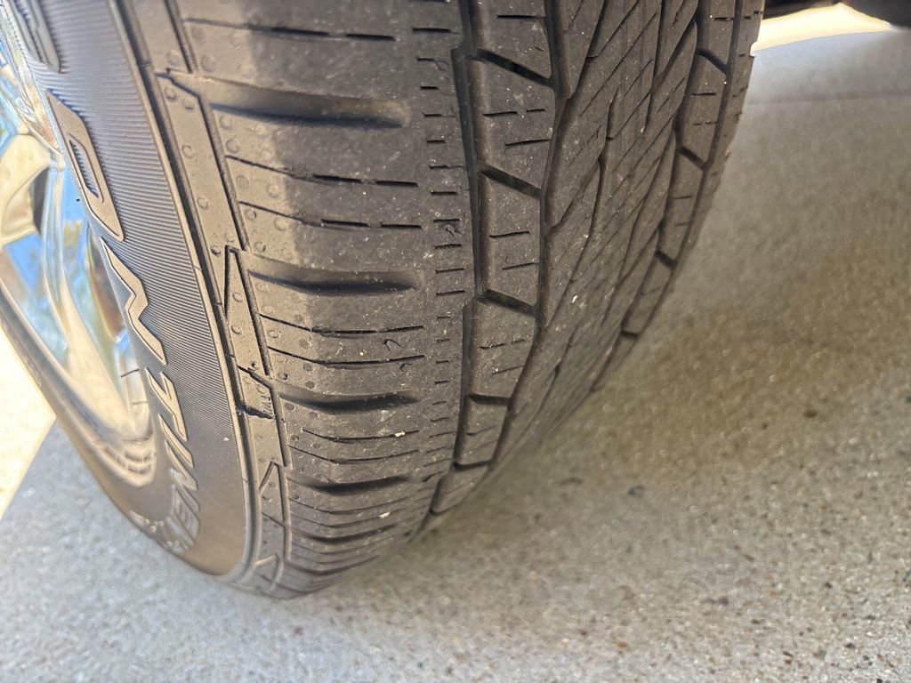 Used 2018 Chevrolet Suburban Premier image 25