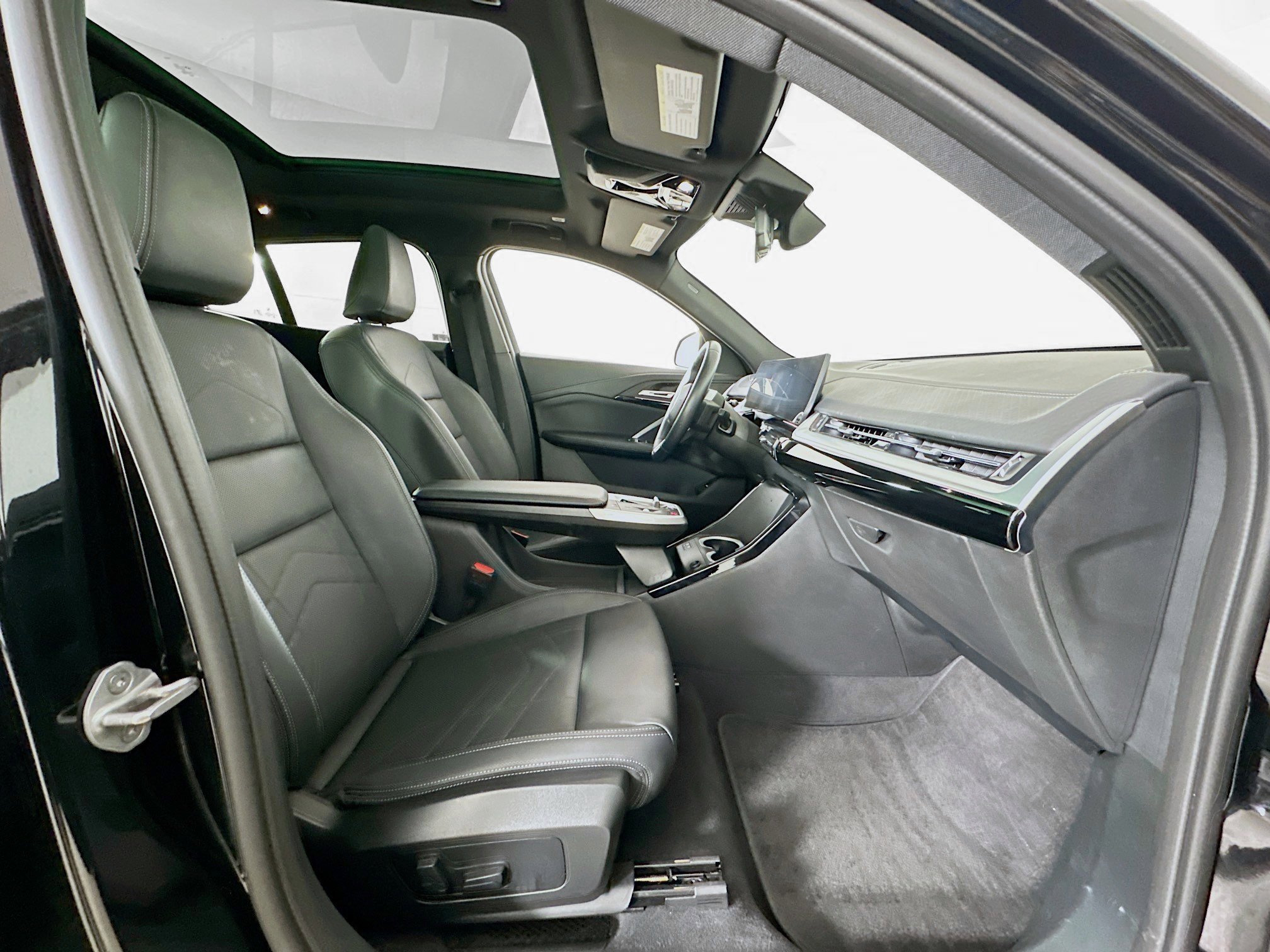 Used 2025 BMW X2 xDrive28i image 31