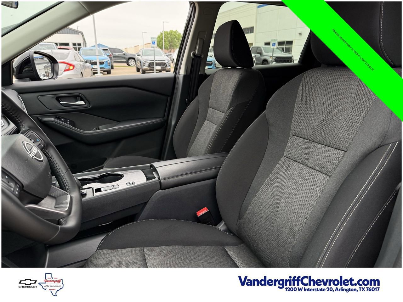 Used 2025 Nissan Rogue SV FWD image 21