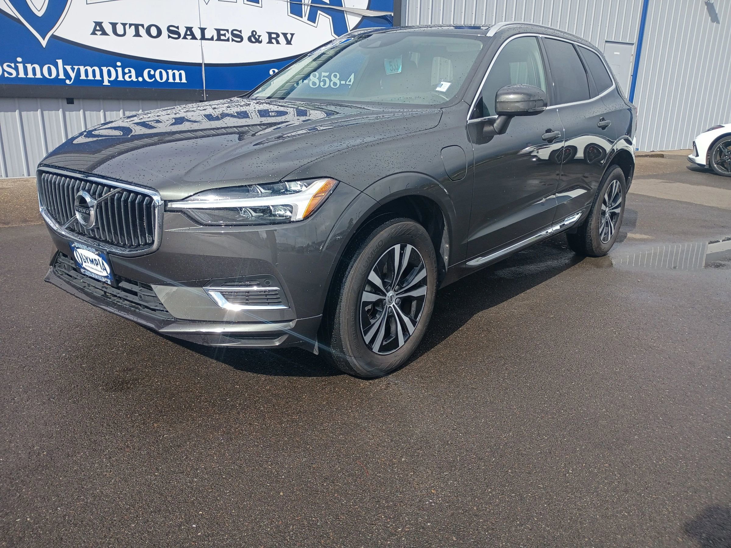 Used 2021 Volvo XC60 T8 Inscription Expression AWD/4WD image 3