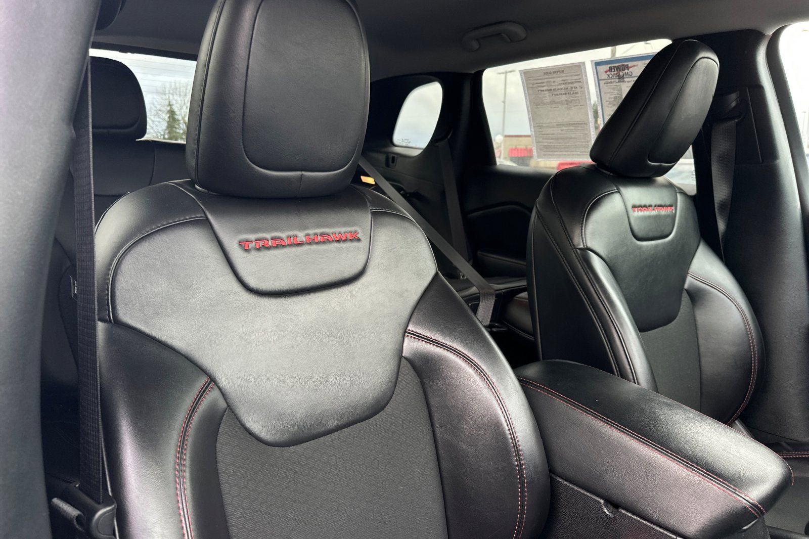 Used 2020 Jeep Cherokee Trailhawk w/ Technology Group image 17