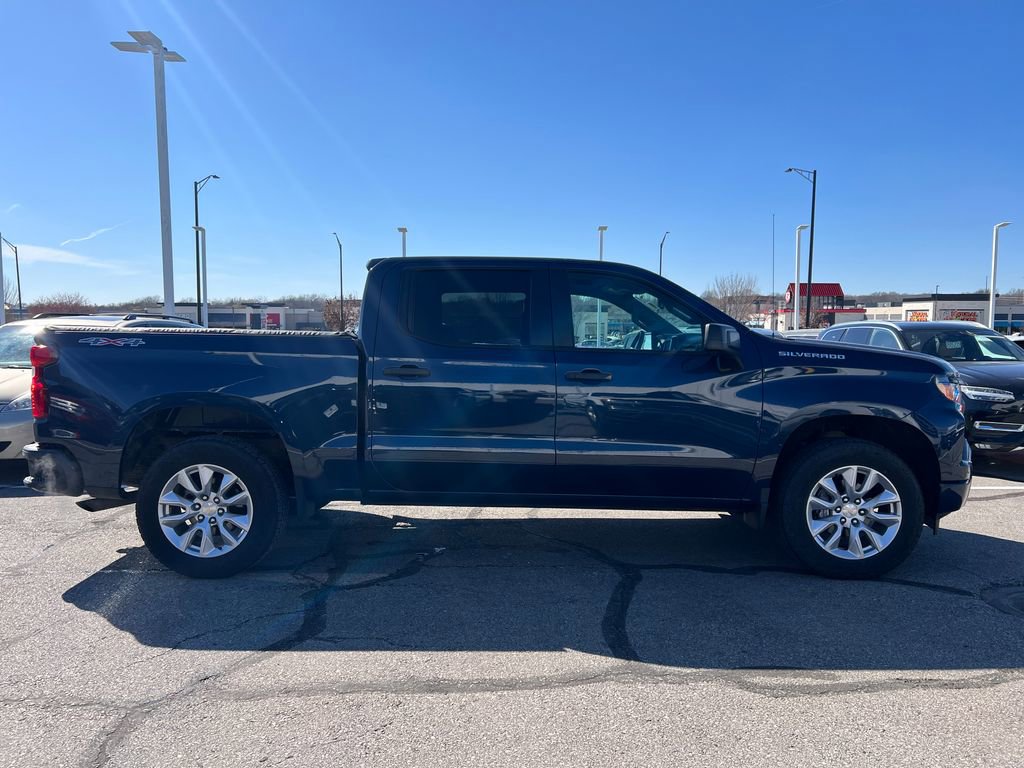 Used 2022 Chevrolet Silverado 1500 Custom image 2