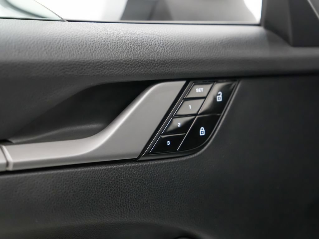 Certified 2021 Porsche 911 Carrera image 18