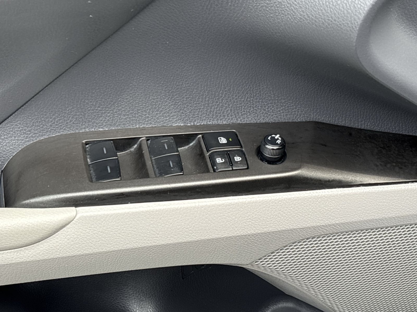 Used 2024 Toyota Camry LE FWD image 15