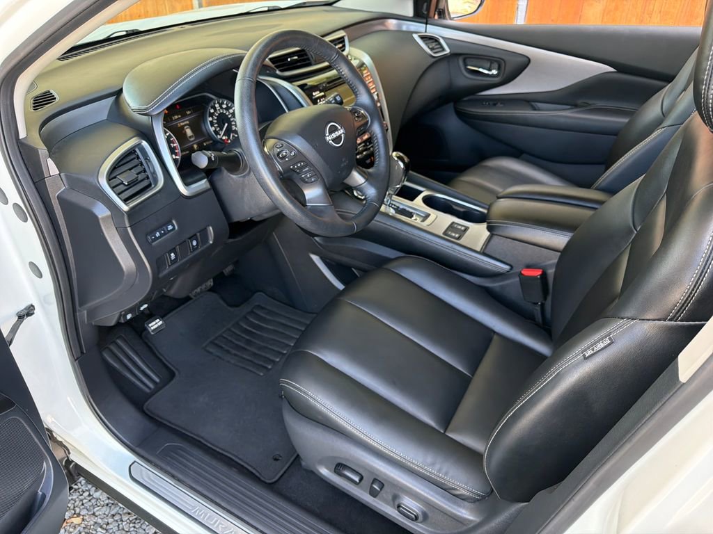 Used 2024 Nissan Murano SV image 2