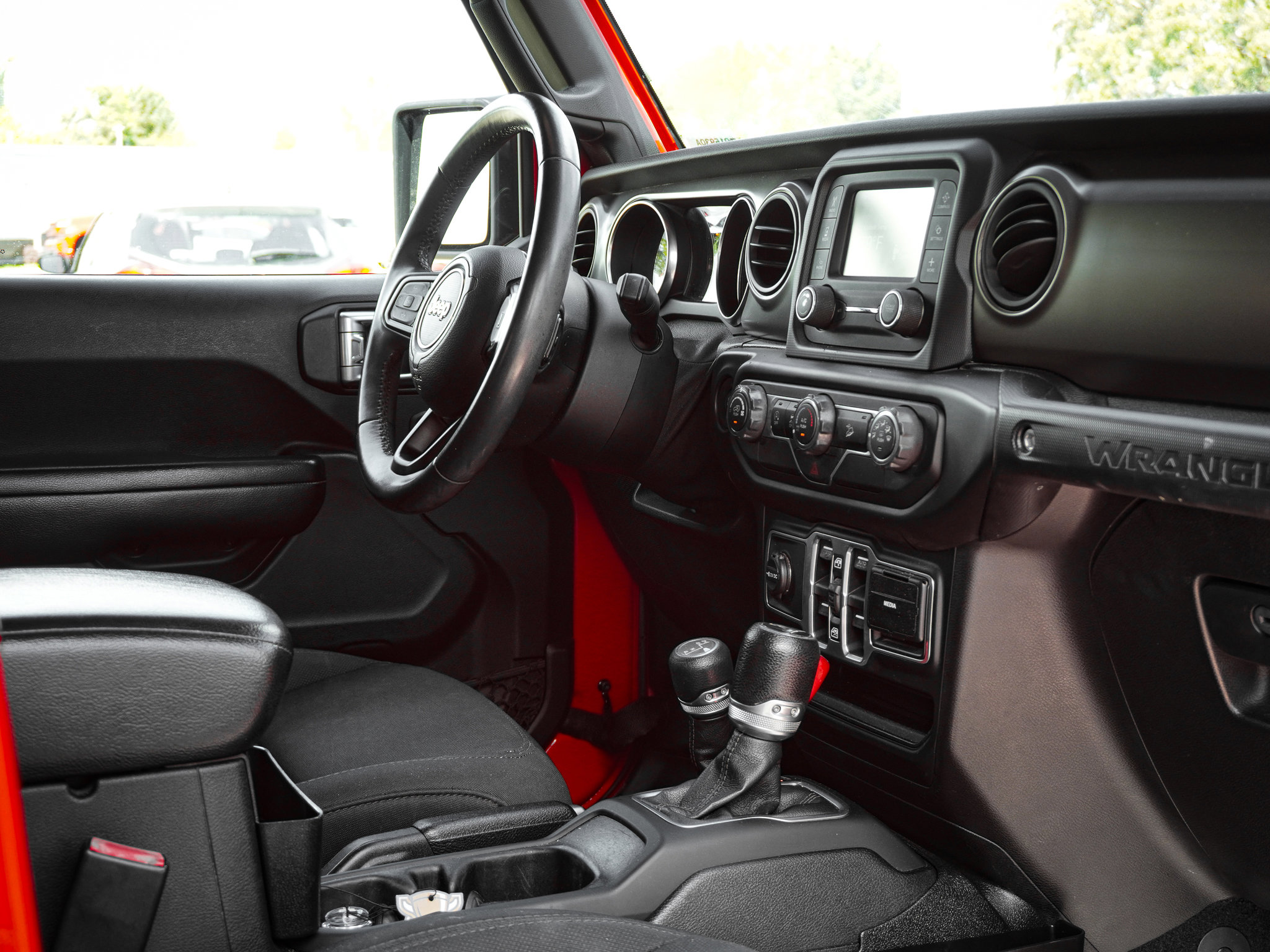 Used 2018 Jeep Wrangler Unlimited Sport S image 31