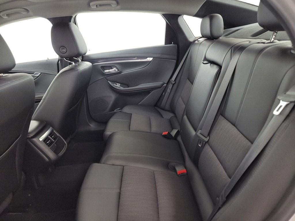 Used 2018 Chevrolet Impala LT FWD image 13