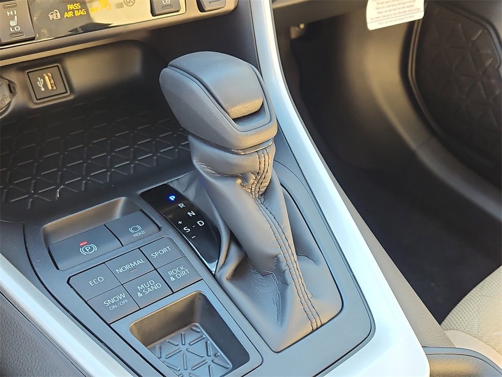 New 2025 Toyota RAV4 XLE image 19