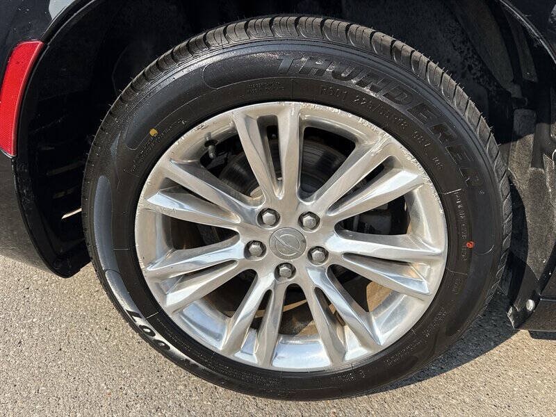 Used 2015 Chrysler 300 C RWD image 2