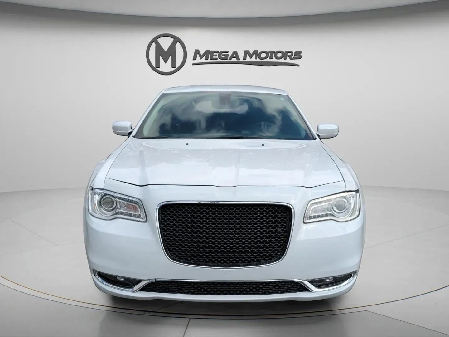 Used 2021 Chrysler 300 Touring w/ Driver Convenience Group RWD image 12