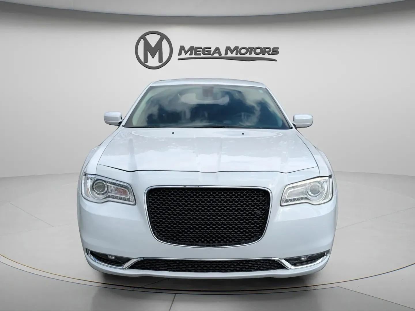 Used 2021 Chrysler 300 Touring w/ Driver Convenience Group image 12