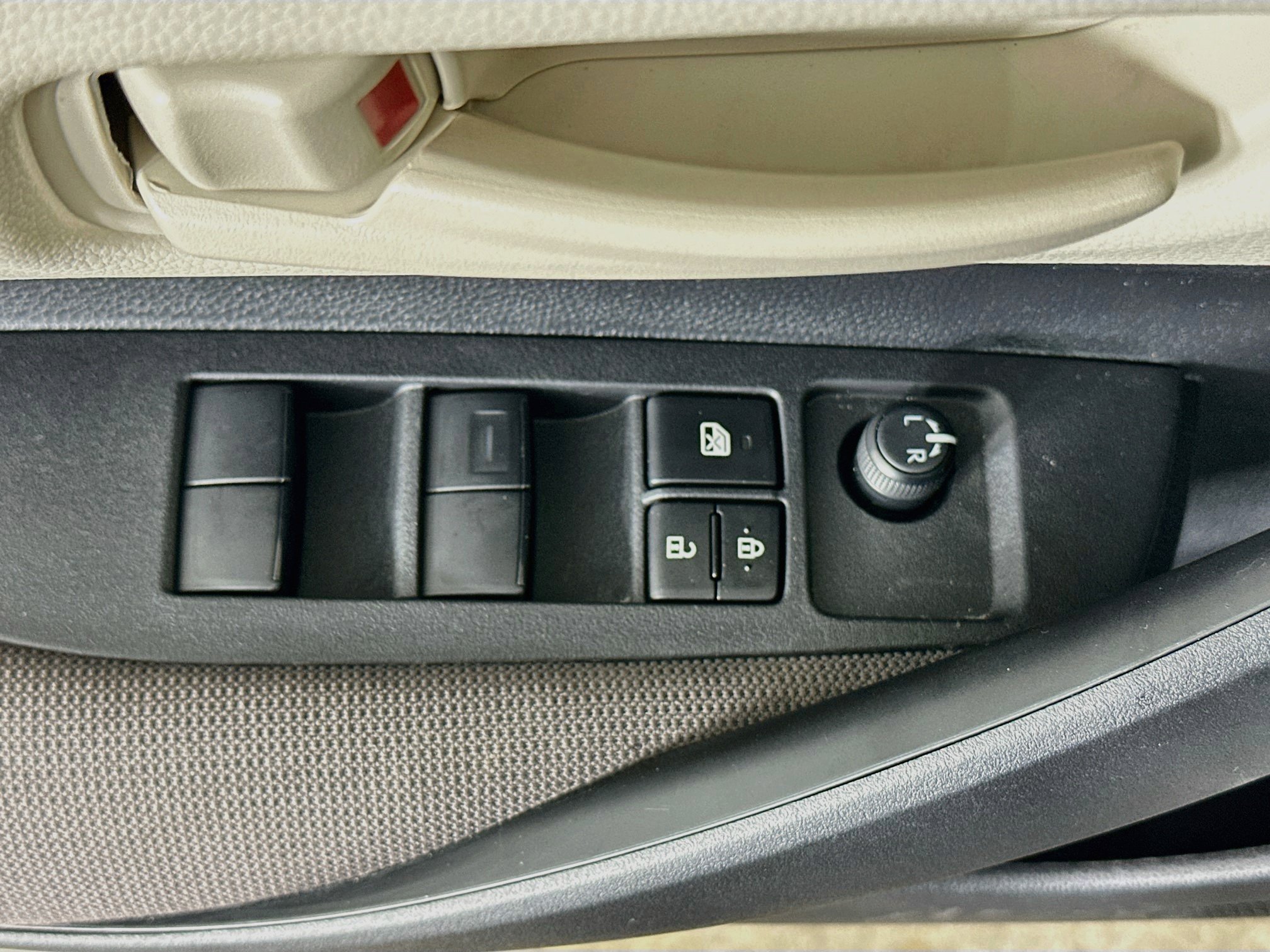 Used 2024 Toyota Corolla LE FWD image 15