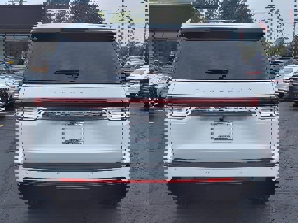 New 2023 Lincoln Navigator L Reserve image 29