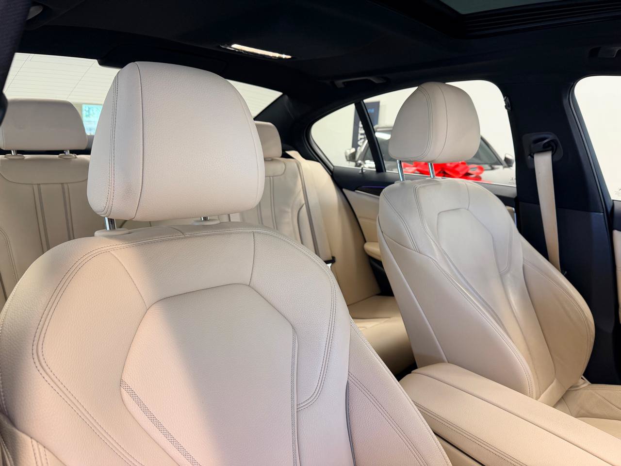 Used 2019 BMW 530i w/ Convenience Package RWD image 32