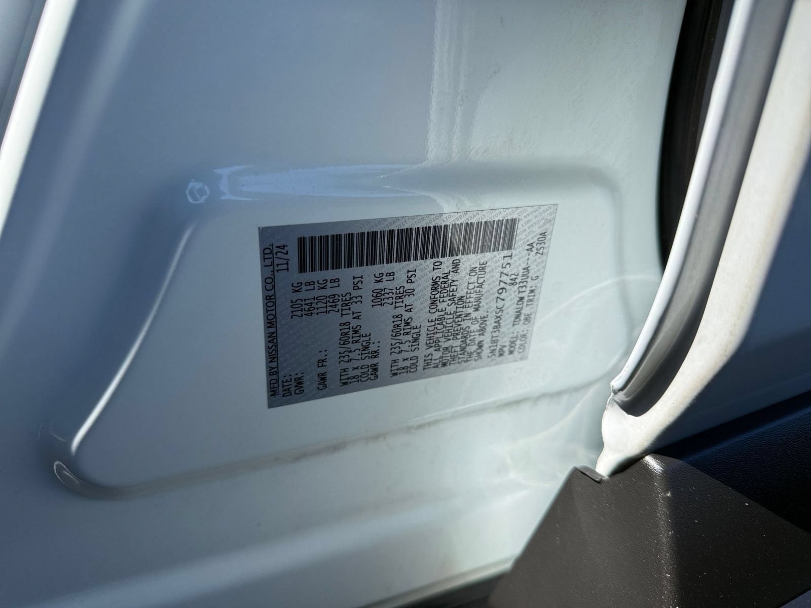 Used 2025 Nissan Rogue SV FWD image 27