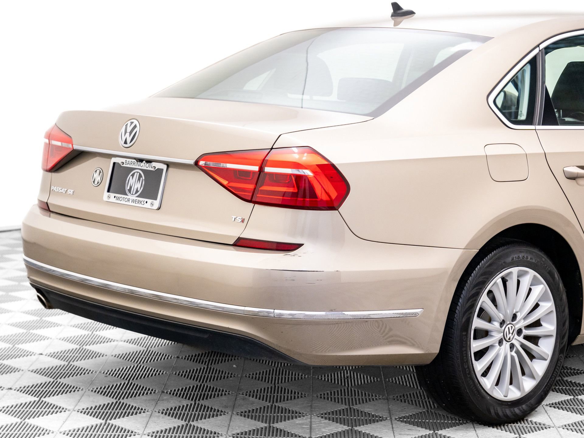 Used 2016 Volkswagen Passat 1.8T SE image 32