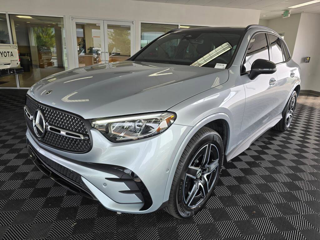 Used 2024 Mercedes-Benz GLC 300 4MATIC image 7