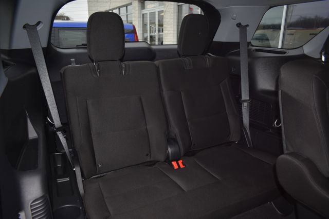 Used 2023 Ford Explorer XLT image 40