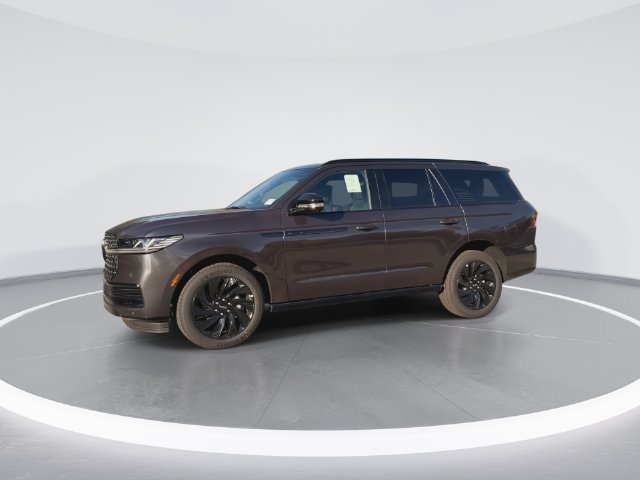 New 2027 Lincoln Navigator Reserve w/ Jet Appearance Package AWD/4WD image 4