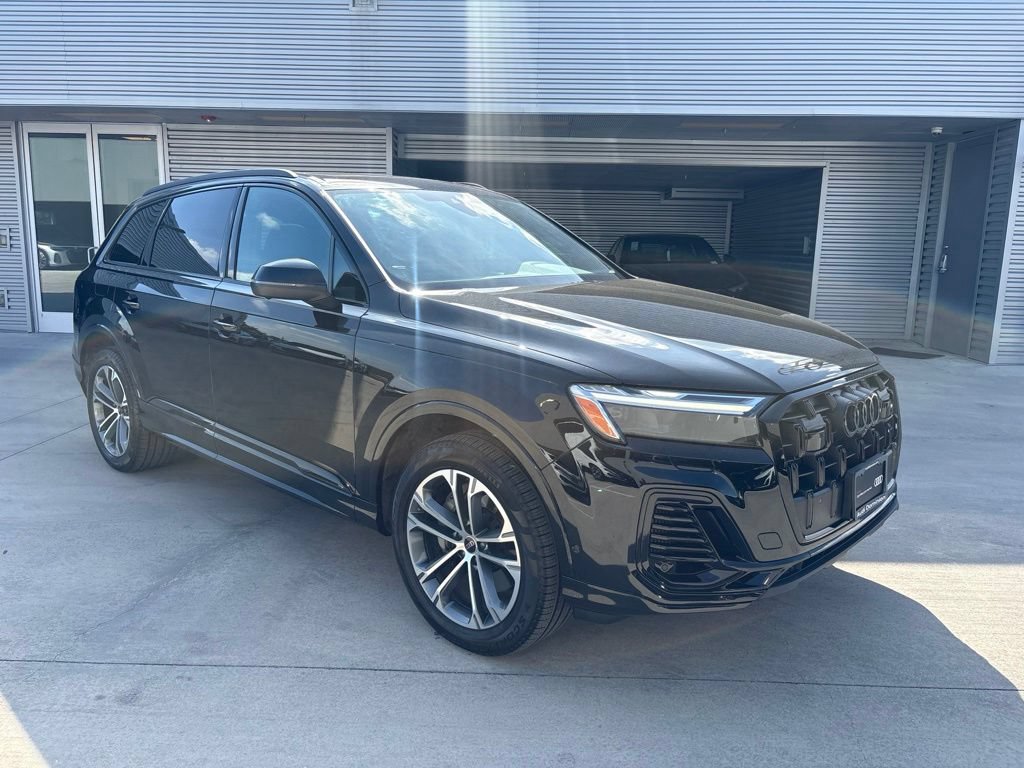 Certified 2026 Audi Q7 3.0T Premium w/ Convenience Plus Package AWD/4WD image 3