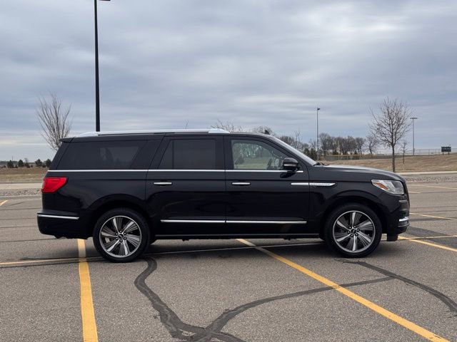 Used 2019 Lincoln Navigator L Reserve AWD/4WD image 2