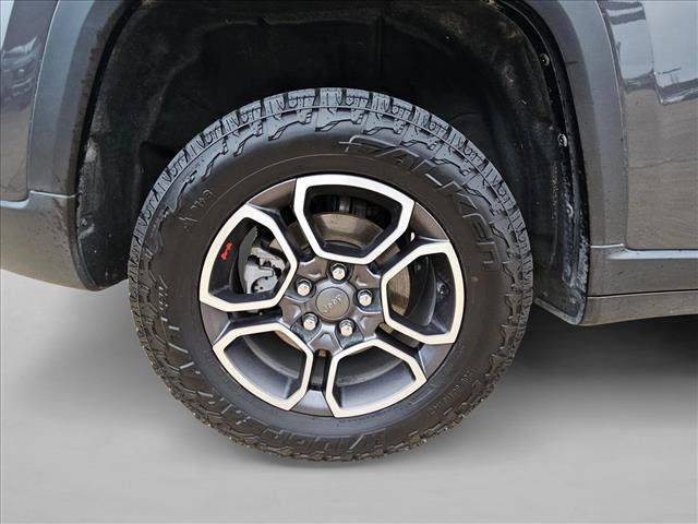 Used 2022 Jeep Grand Cherokee Trailhawk AWD/4WD image 19