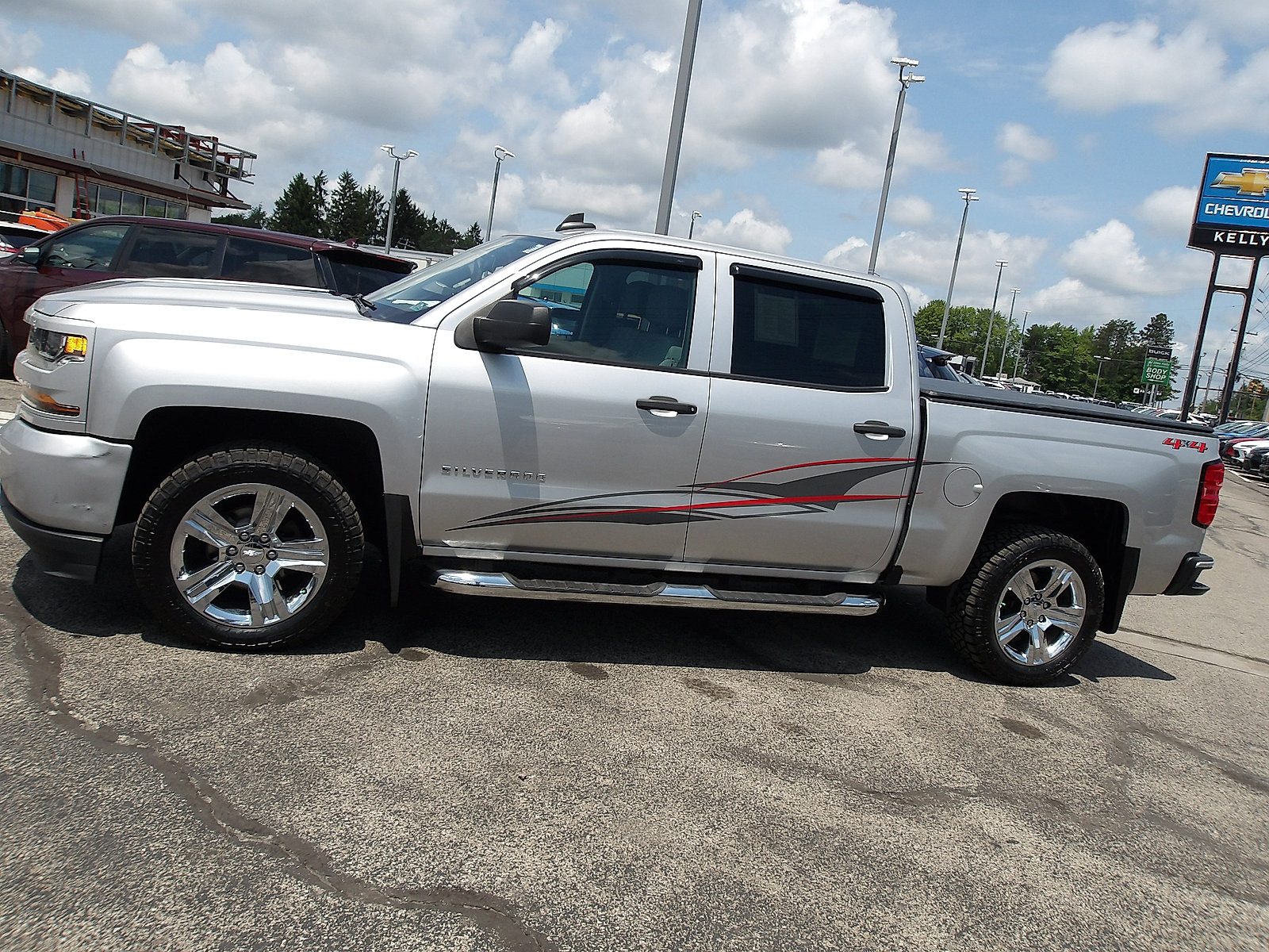 Used 2018 Chevrolet Silverado 1500 Custom w/ Custom Value Package AWD/4WD image 4
