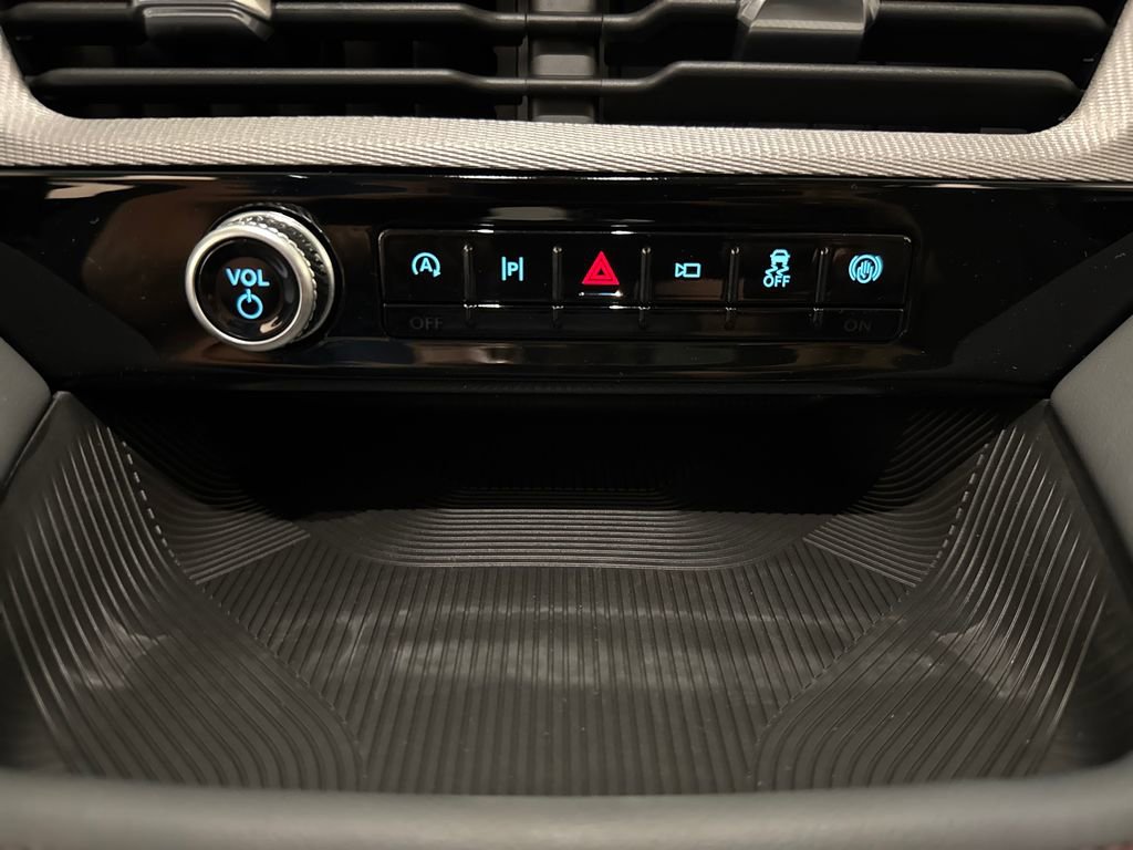 New 2026 Ford Explorer Active RWD image 32