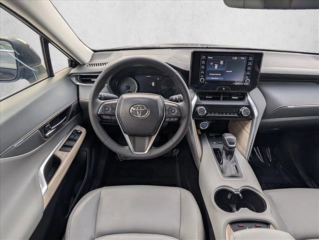 Used 2022 Toyota Venza XLE image 10