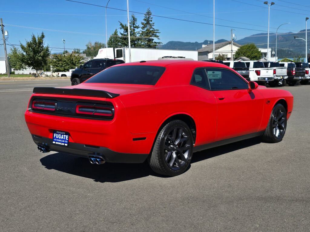 Used 2022 Dodge Challenger SXT w/ Blacktop Package RWD image 6