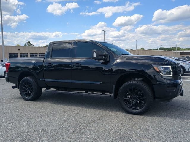 Used 2023 Nissan Titan SV w/ SV Convenience Package RWD image 2