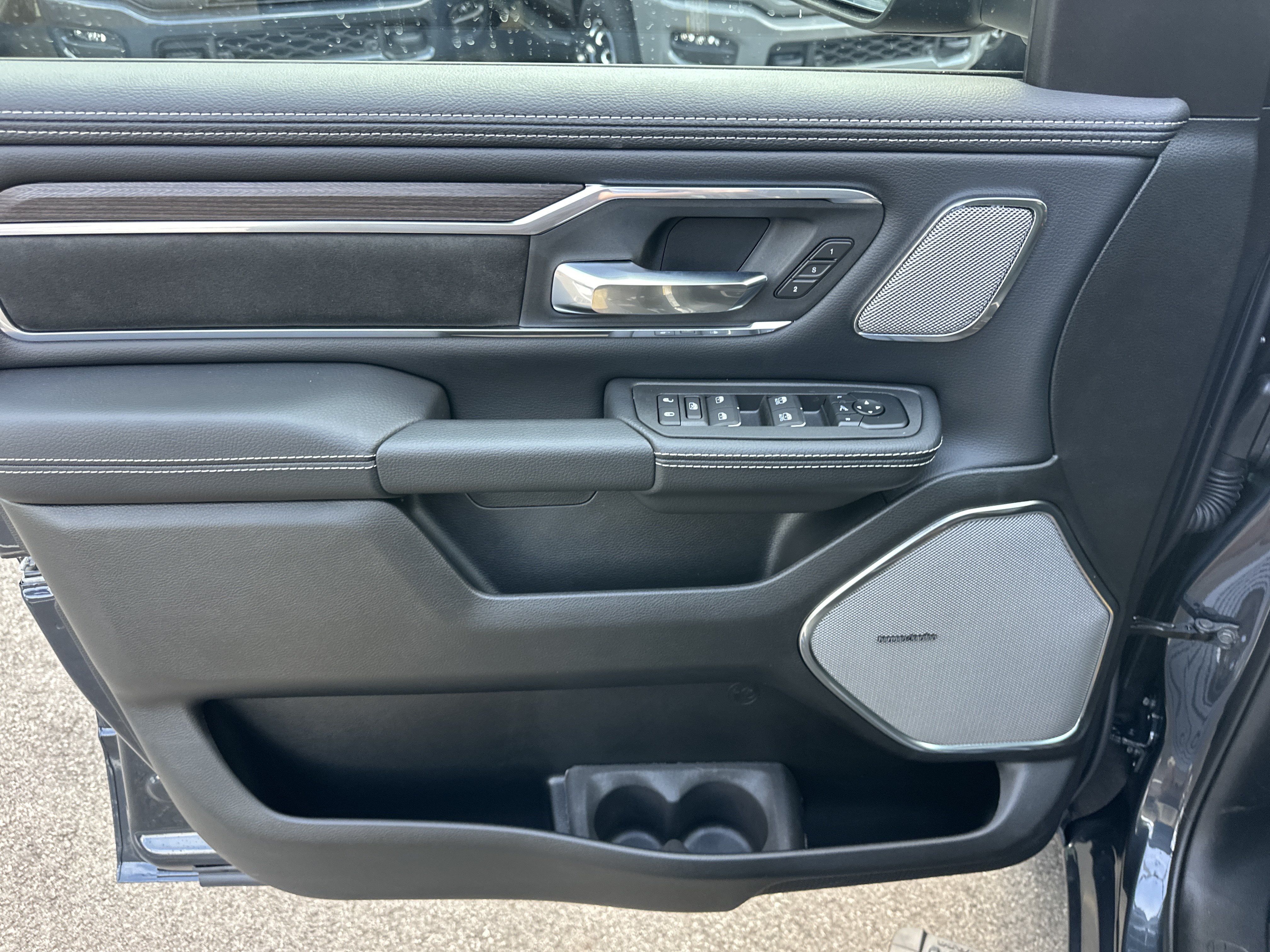 New 2027 RAM 1500 Laramie w/ Night Edition AWD/4WD image 32