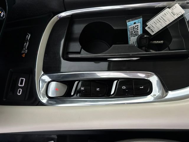 Used 2023 Buick Enclave Essence AWD/4WD image 8