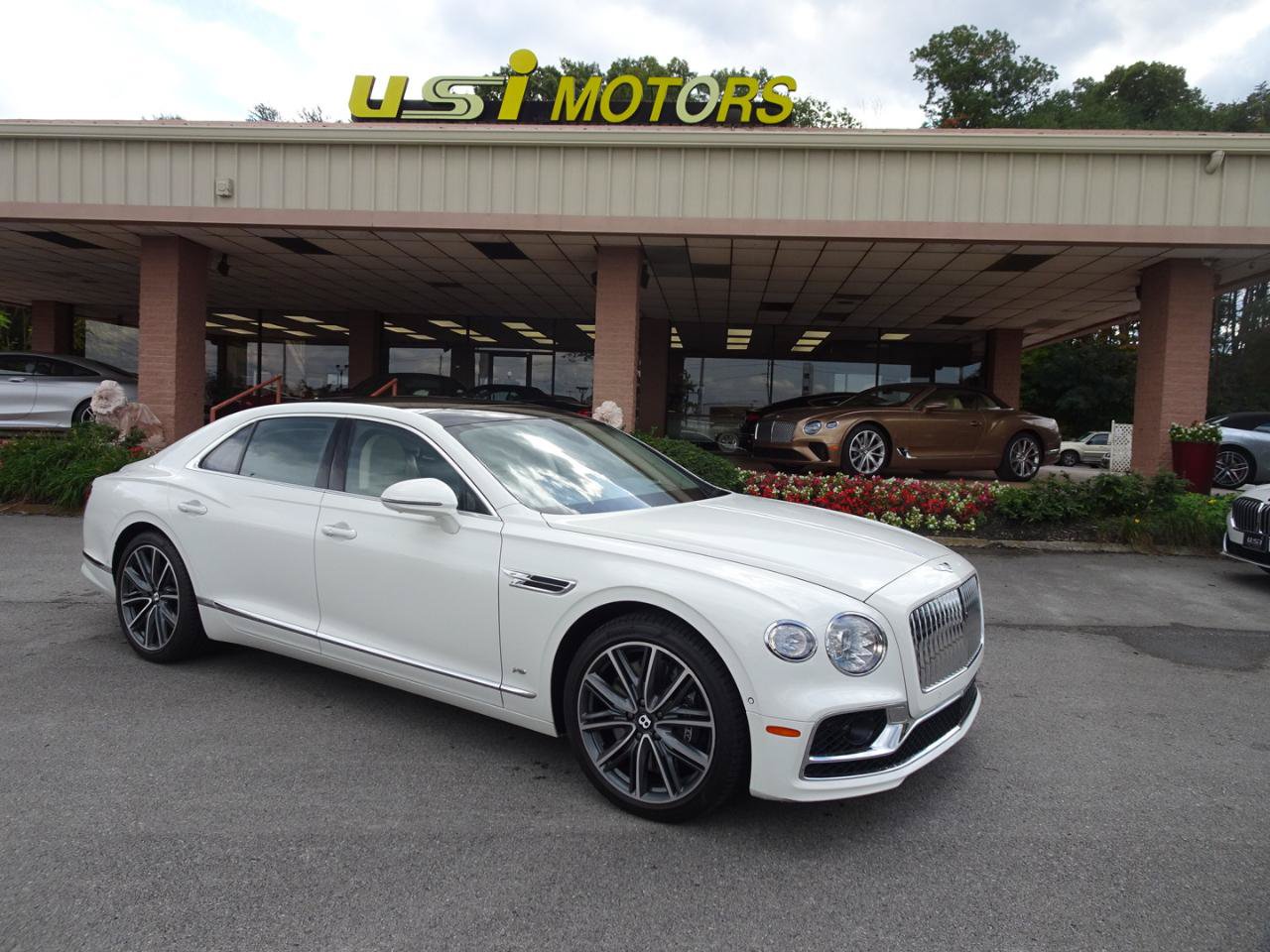 Used 2021 Bentley Flying Spur V8 AWD/4WD image 34