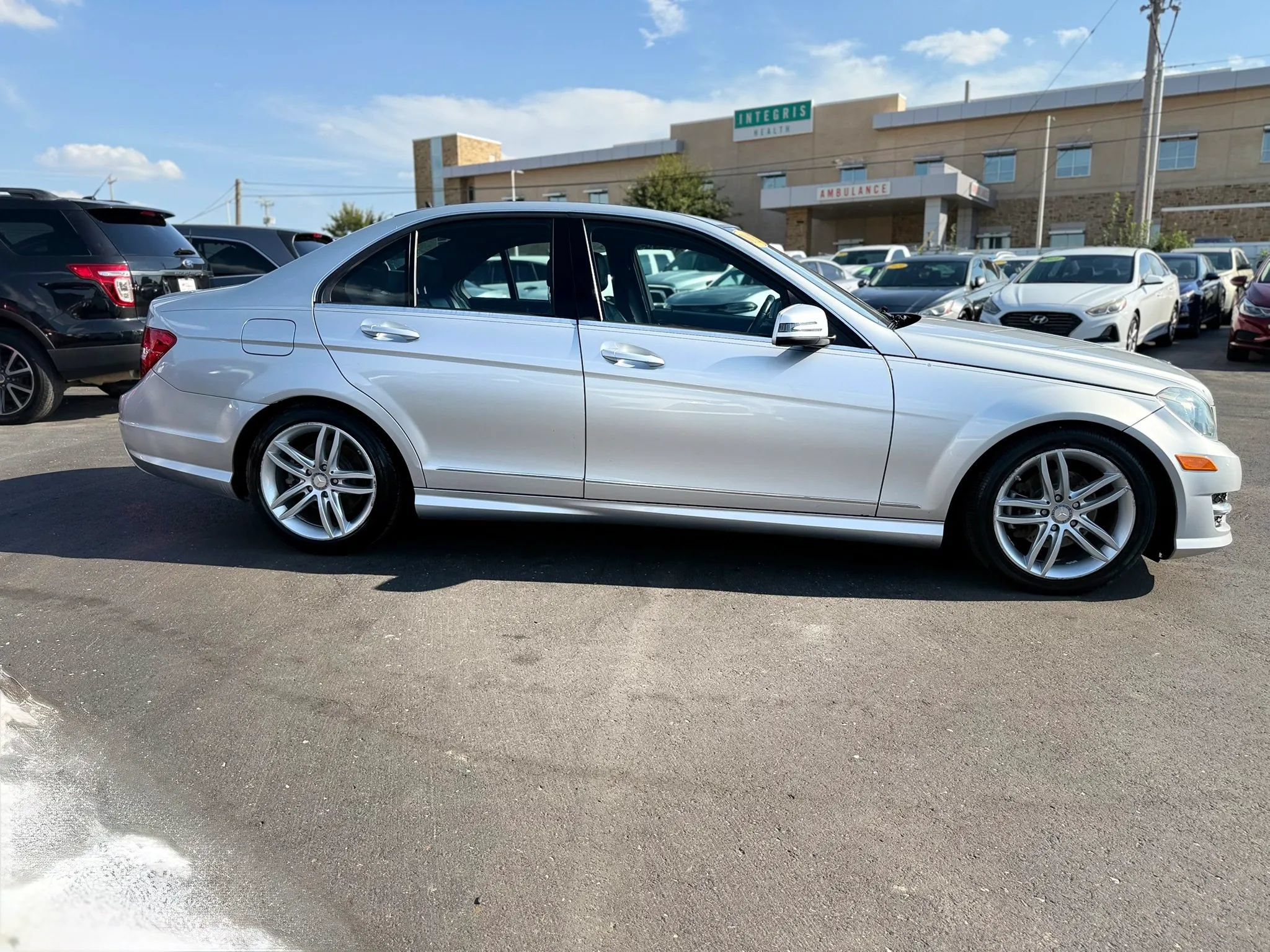 Used 2012 Mercedes-Benz C 300 4MATIC Sedan image 2