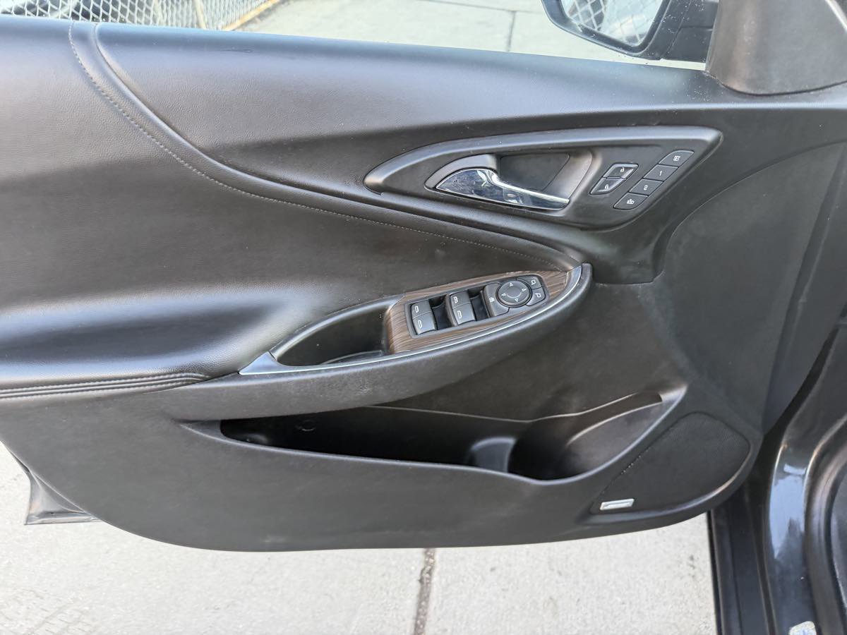 Used 2016 Chevrolet Malibu Premier image 9