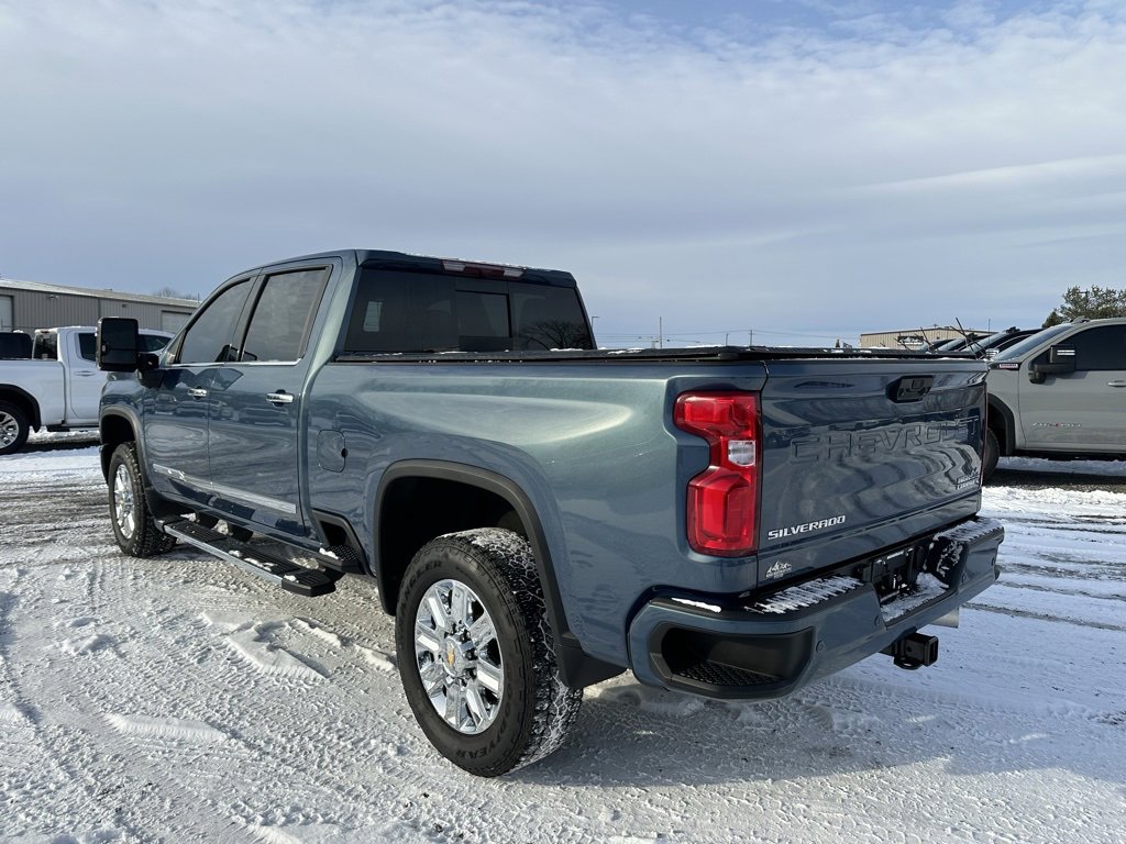 Used 2024 Chevrolet Silverado 2500 High Country image 9