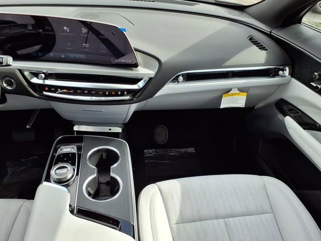 New 2025 Cadillac Lyriq Luxury RWD image 17