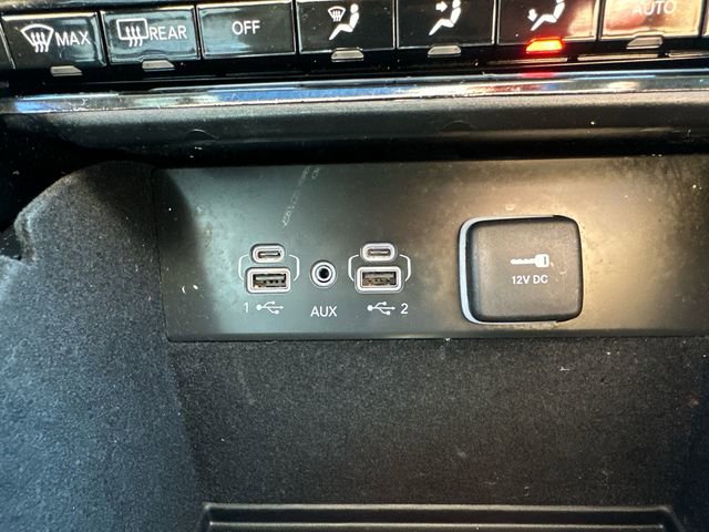 Used 2023 Jeep Grand Cherokee L Limited AWD/4WD image 44