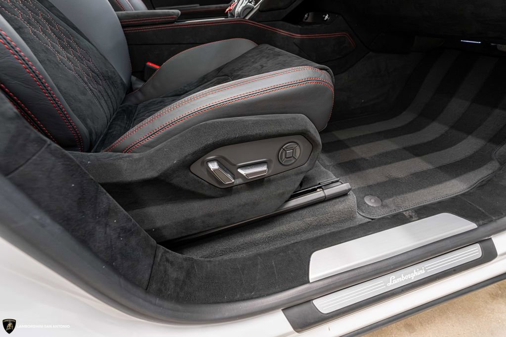 Used 2023 Lamborghini Urus Performante image 38