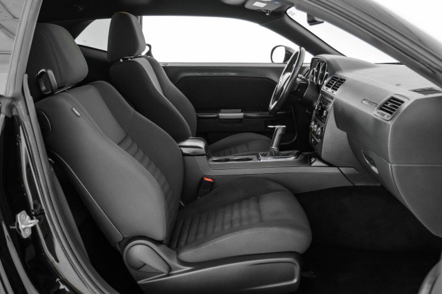 Used 2014 Dodge Challenger R/T image 25