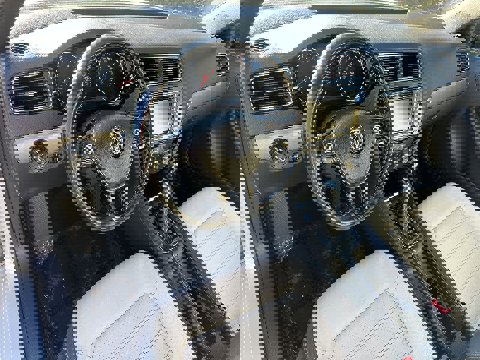 Used 2016 Volkswagen Jetta Sport image 2