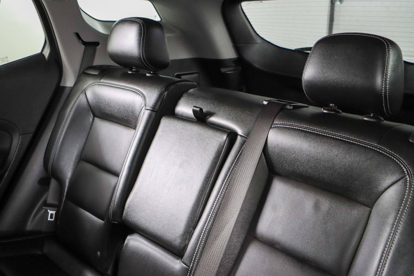 Used 2023 GMC Terrain SLT w/ Elevation Edition image 24