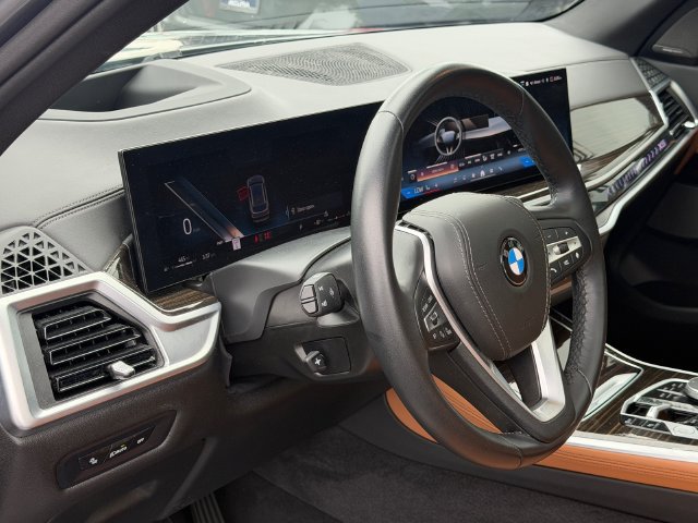 Used 2026 BMW X5 xDrive40i AWD/4WD image 11